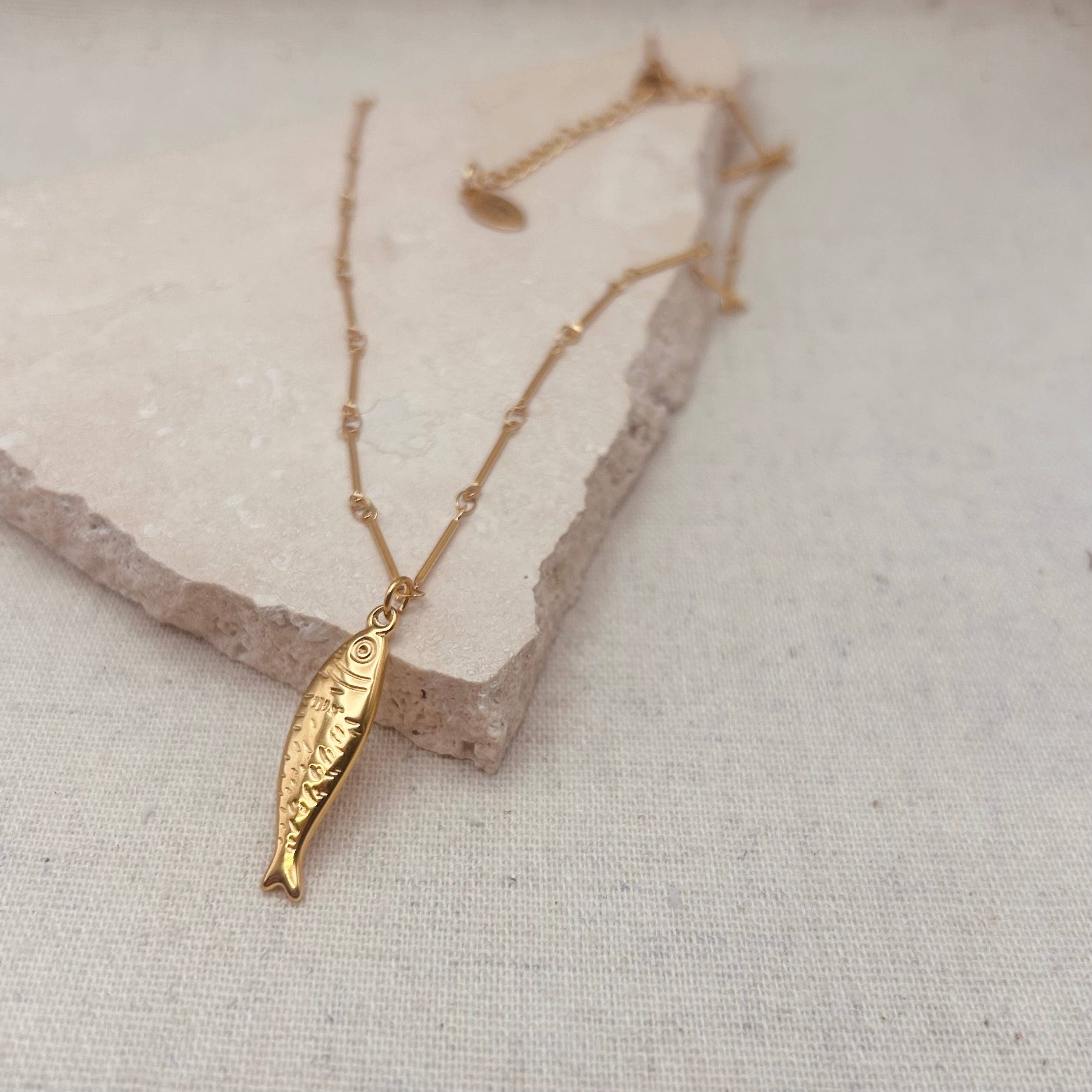 Everyday Gold Fish Pendant Necklace
