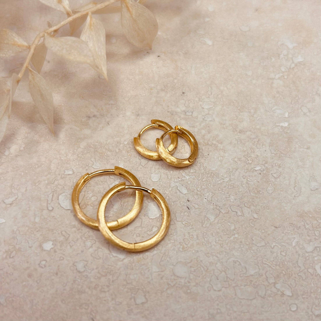 Brushed Gold Minimal Hoop Earrings: 9mm