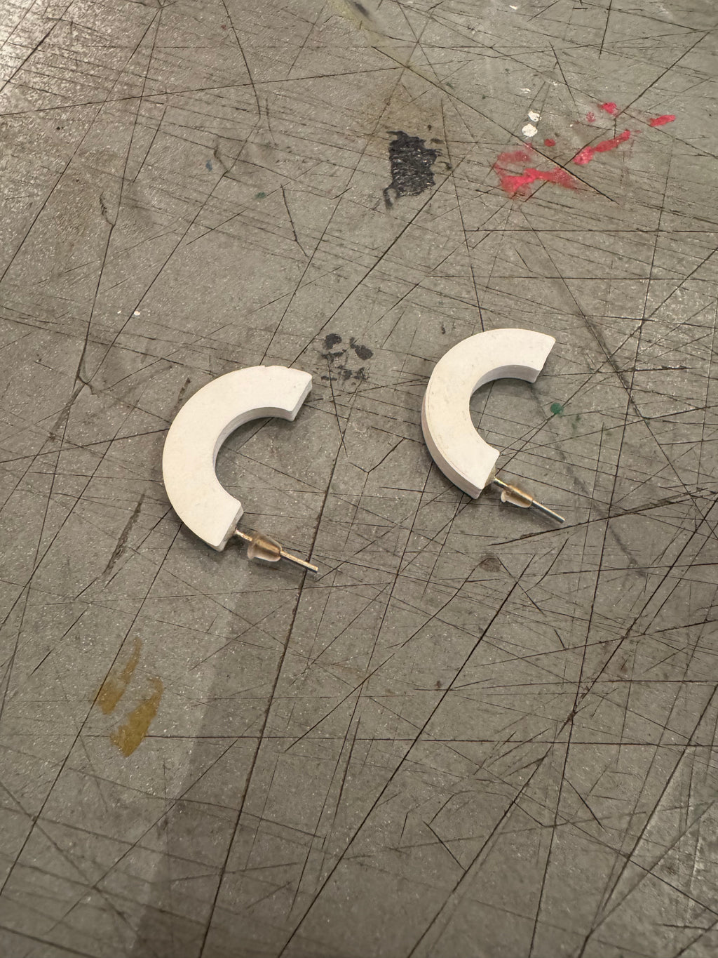 White Curve Stud Earrings
