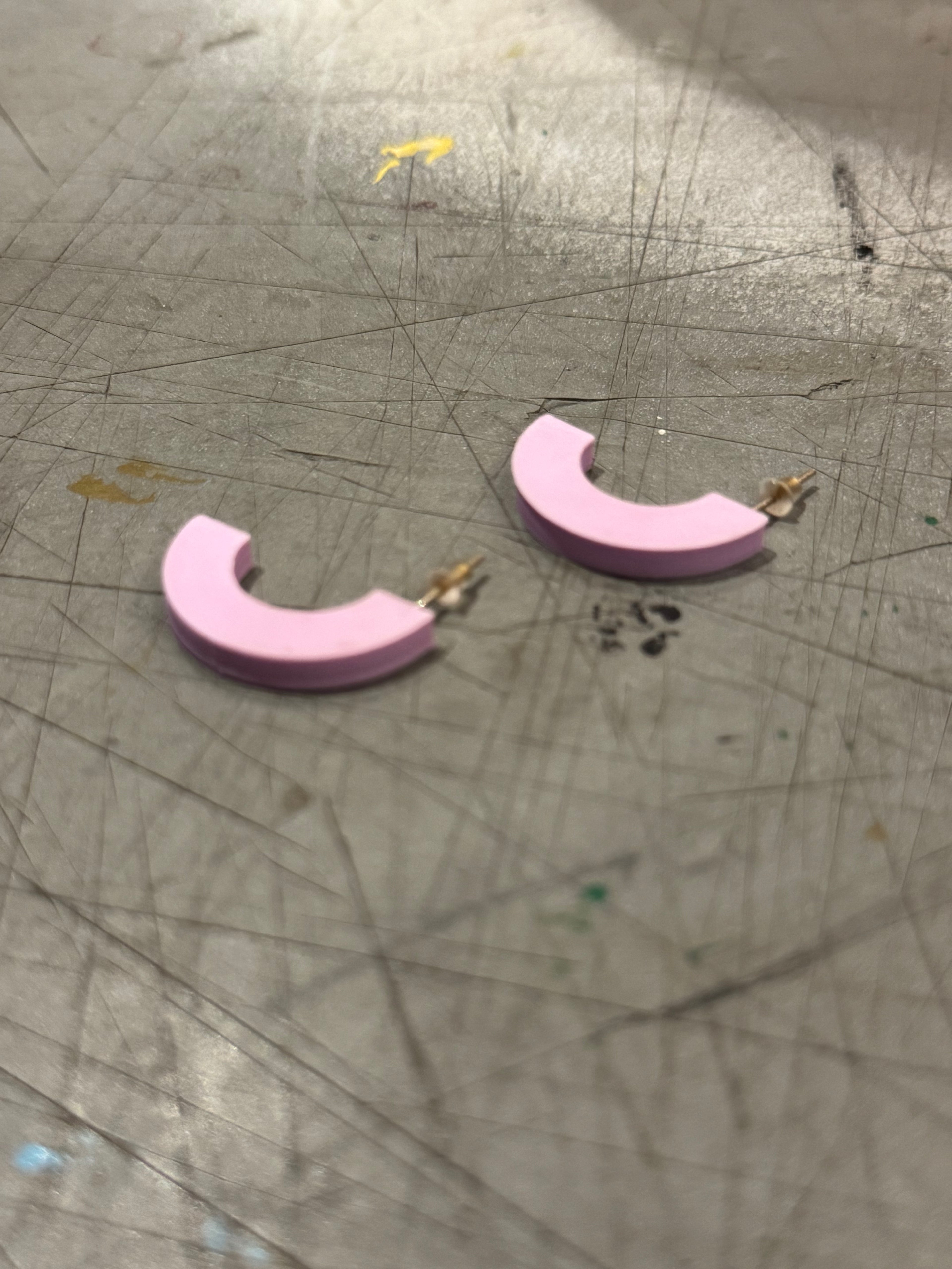 Lilac Curve Stud Earrings