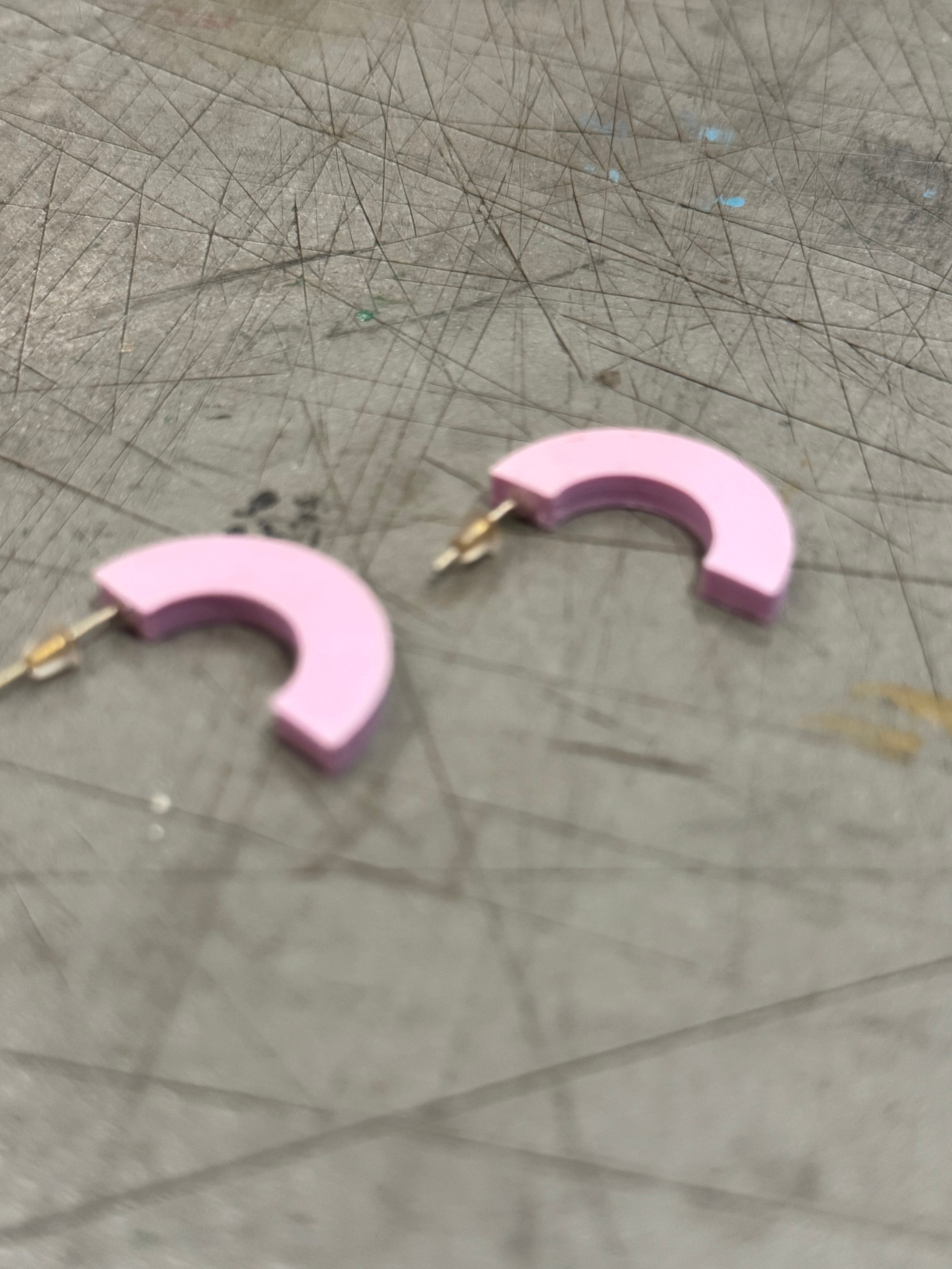 Lilac Curve Stud Earrings