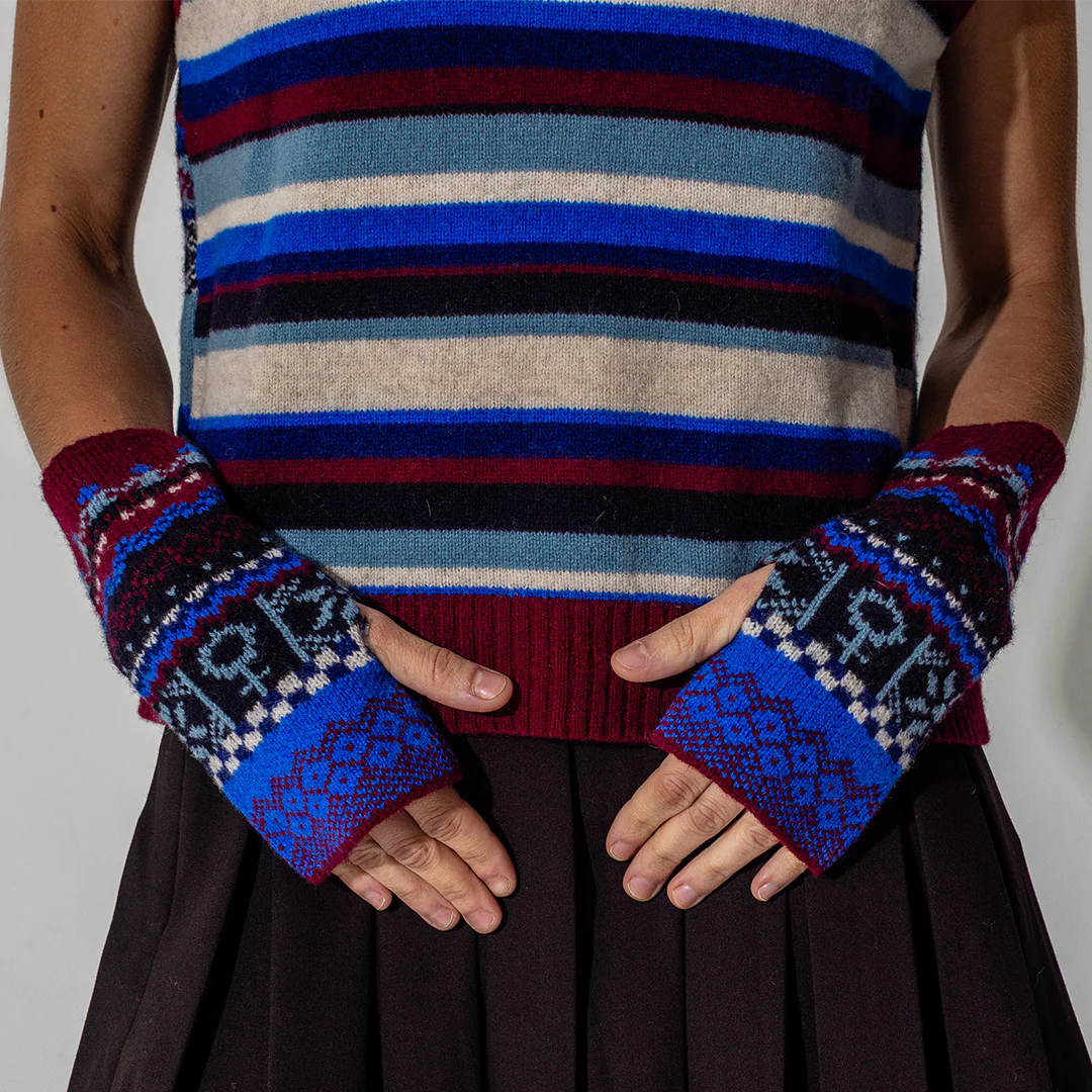 Fairisle Wrist Warmers in Klein