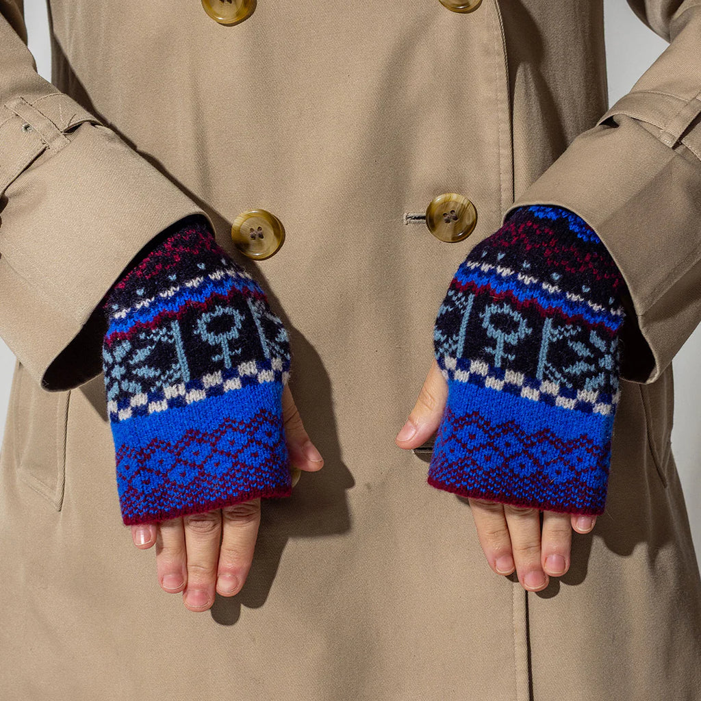Fairisle Wrist Warmers in Klein
