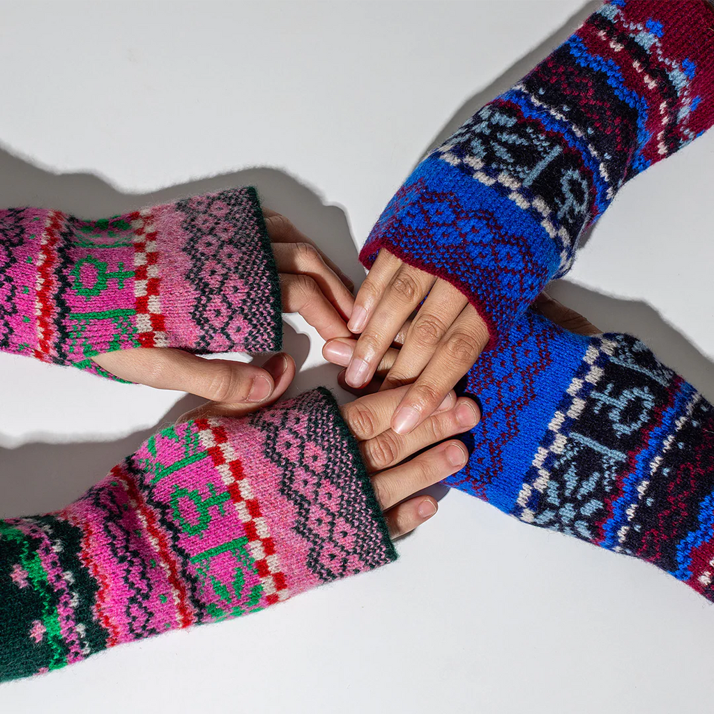 Fairisle Wrist Warmers in Klein
