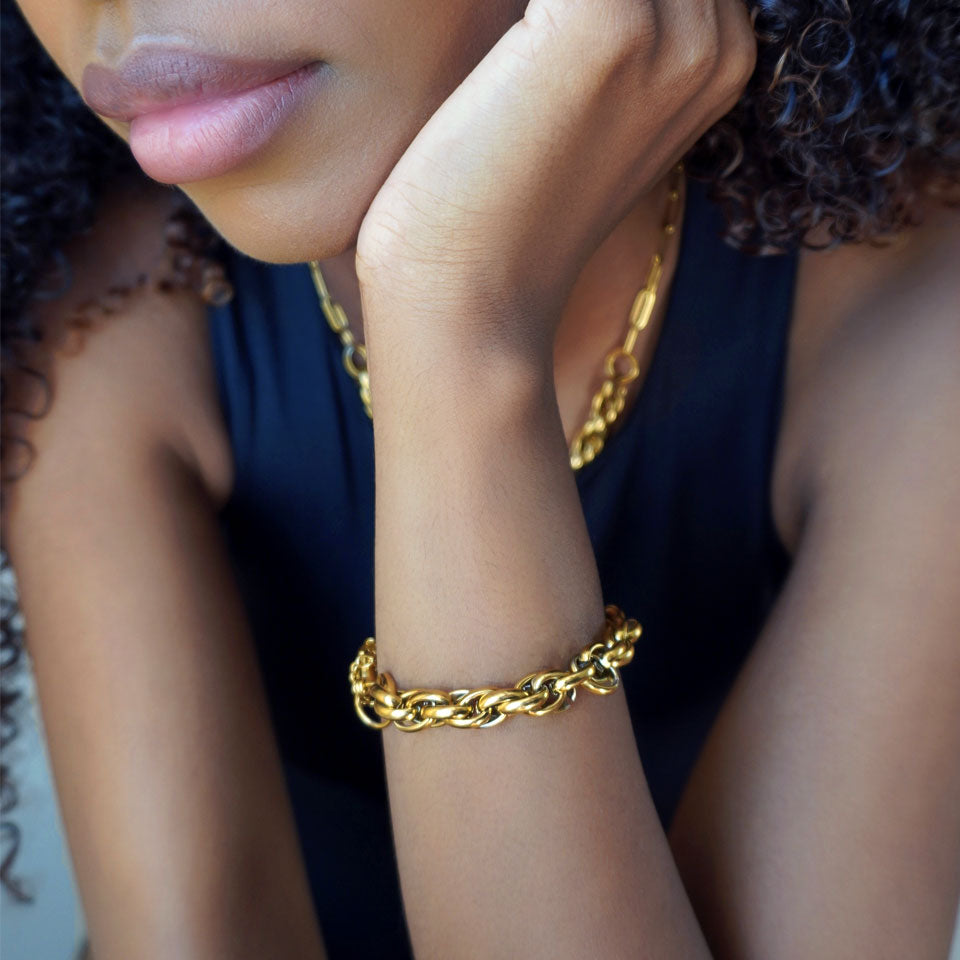 Gold Knot Bracelet
