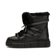 Black Snow Boot