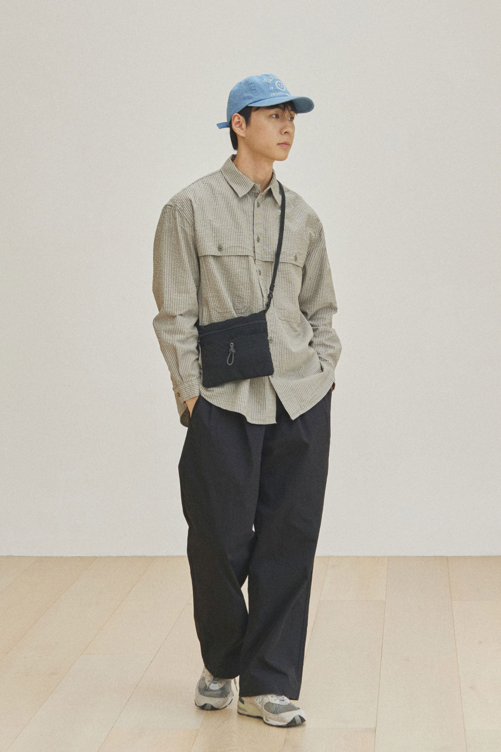 Black Two Tuck Wide Pants