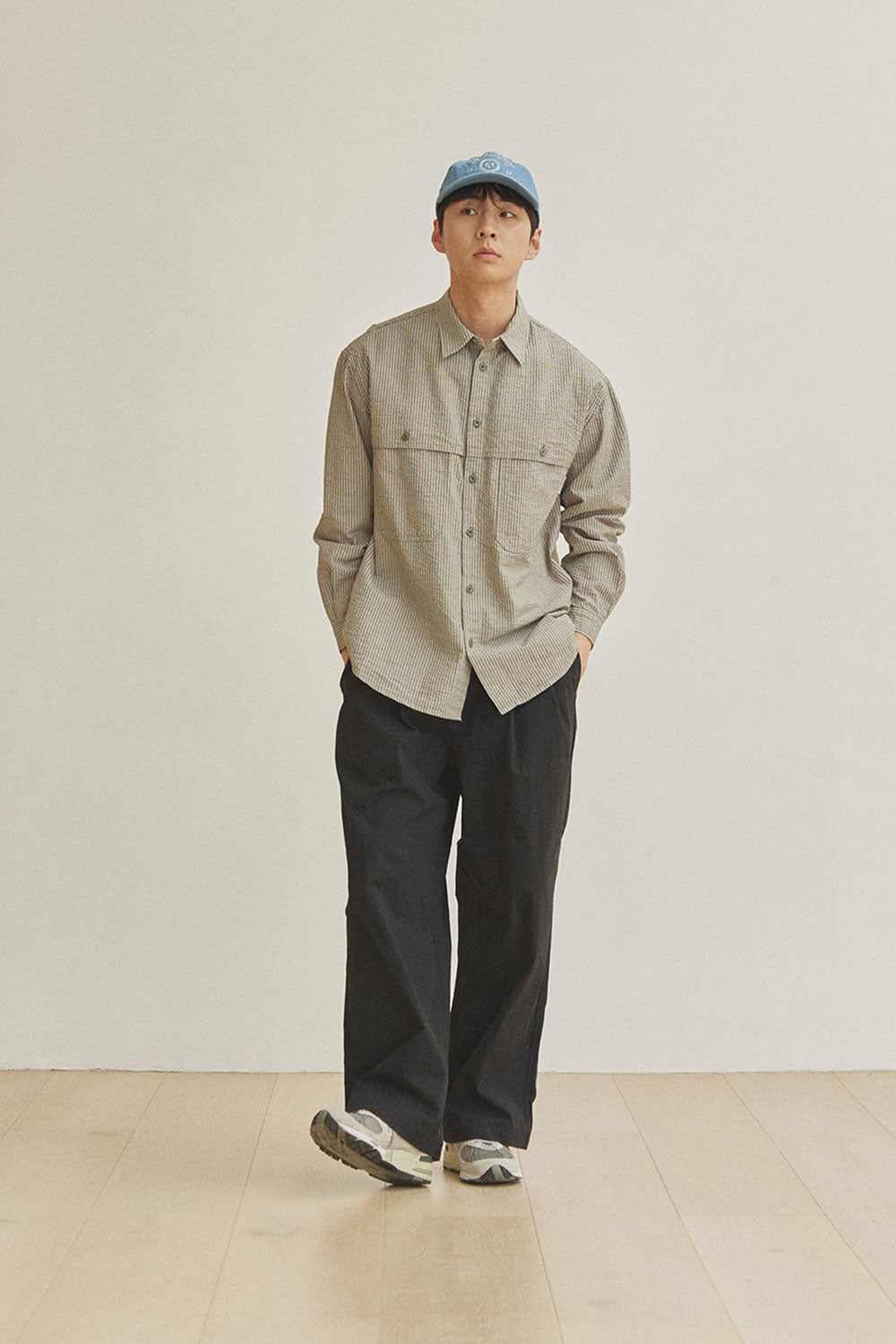 Black Two Tuck Wide Pants