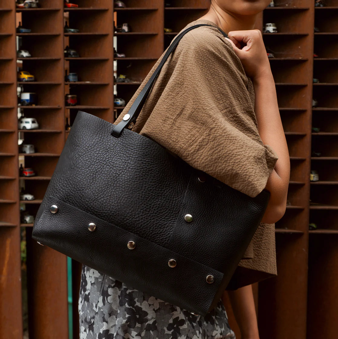 Black Missouri Cast Tote