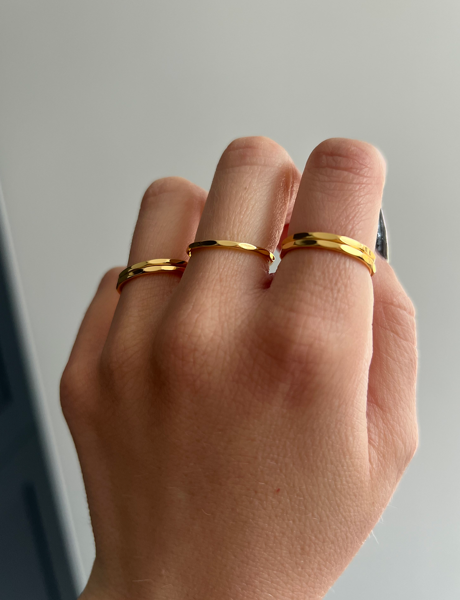 Fine Gold Hammered Stacking Ring (Size S/M)