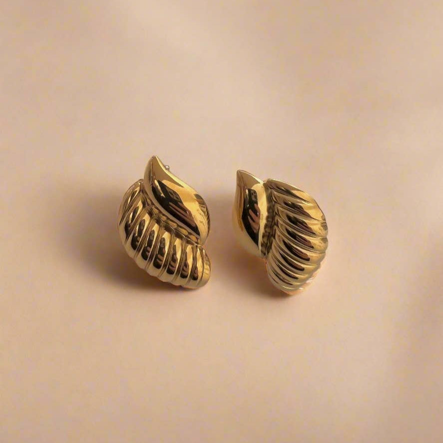 Curve Ribbed Gold Earrings